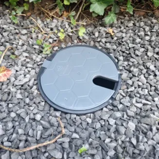 Pokrywa studzienki poboru wody – szara (STONE) - AQUABIN