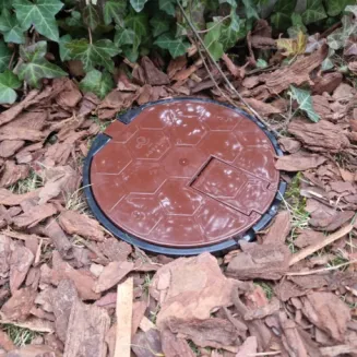 Pokrywa studzienki poboru wody – brązowa (WOOD) – PEŁNA - AQUABIN